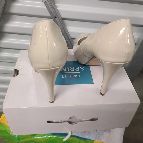 Gently worn peep toes hidden platform pumps - Picture 8 of 8